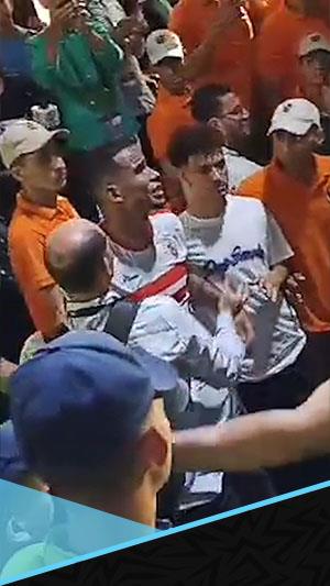 غضب سيف الجزيري وانفعاله بسبب تأخر دخوله إلى الملعب لحضور التتويج